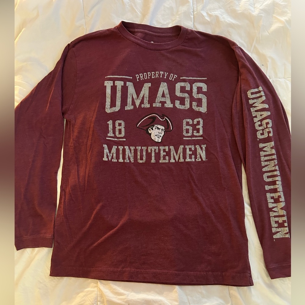 Umass Minutemen Long sleeve tee size large